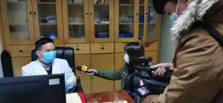 广东广播电视台采访市人民医院防疫一线医生 朱强摄
