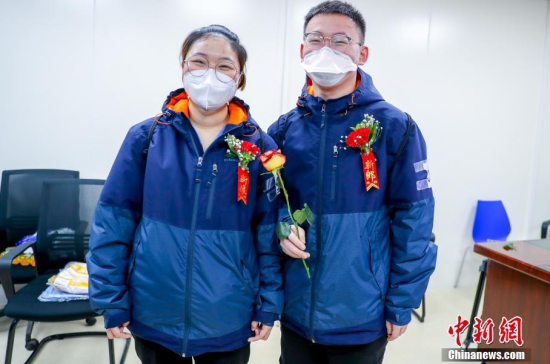 于景海周玲亿夫妻俩