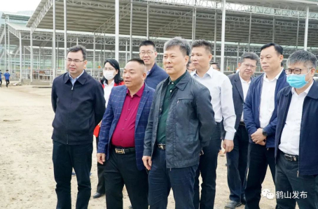 007  参观甘牛集团龙州养殖总园.jpg