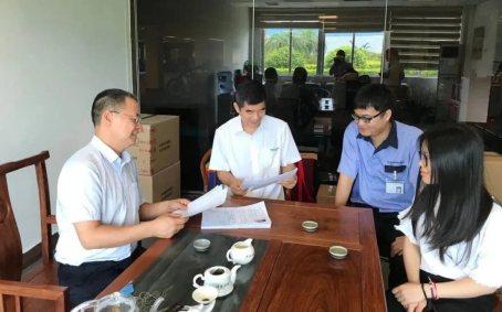 006 受助学生回访国机南联摩托车工业有限公司李志军先生.webp.jpg