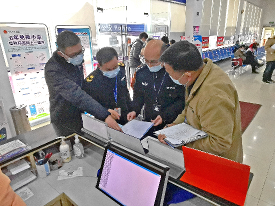 1中心派员指导我市相关政务大厅防疫工作.jpg