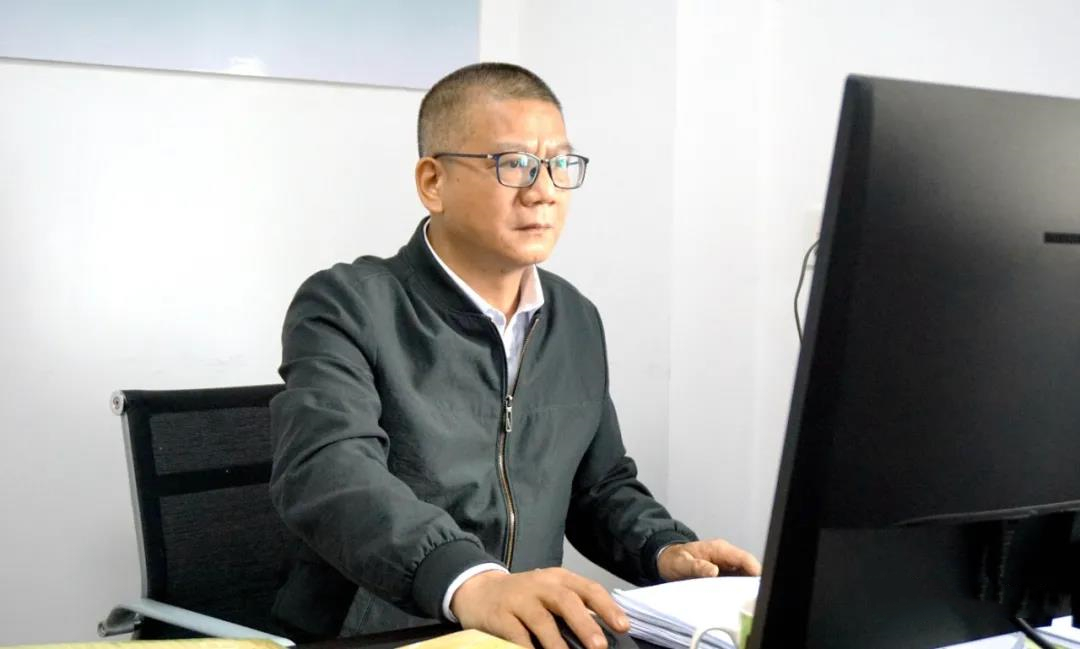 0、王秋 皇家国际发布照片 已P水印.jpg