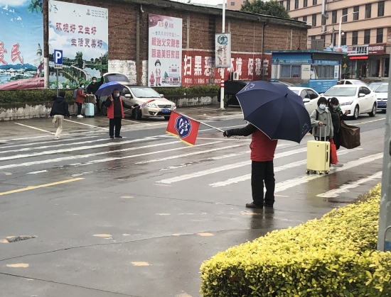已处理13  古劳中学教师、家长义工护学.jpg