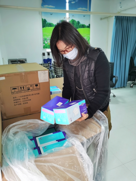 已处理36  特殊教育学校对防疫物资进行清点、检查.jpg