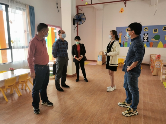 已处理4.察看幼儿园园舍环境、设施设备.jpg