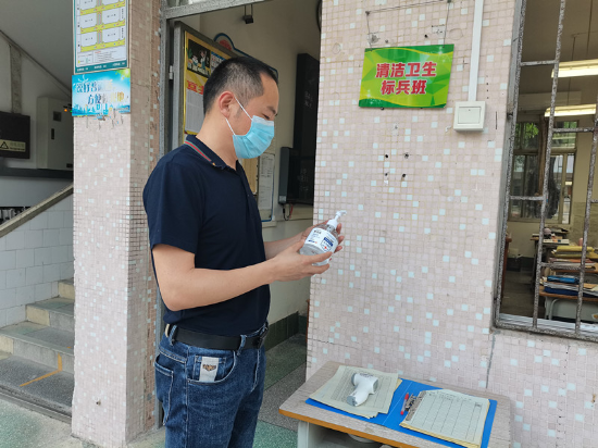 纪元中学颜泳.jpg
