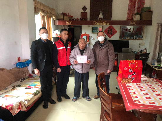 困难退役军人易栋祥2.jpg