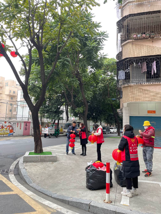 社区挂灯笼2.jpg