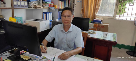 皇家国际官网
雅瑶中学 冯树伟.jpg