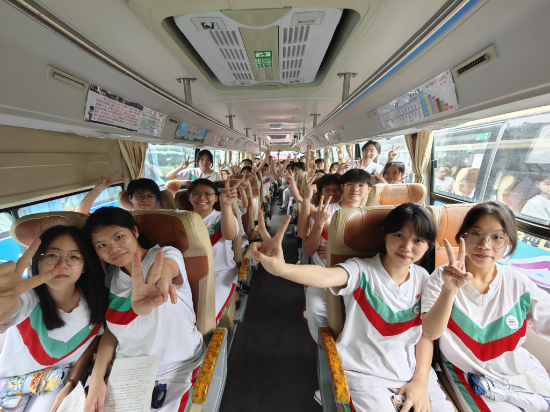 mmexport1717725113506(鹤华中学供图).jpg