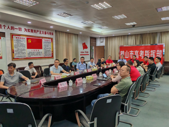 653a21dadc47961829b809b910ebacde（市领导）.jpg