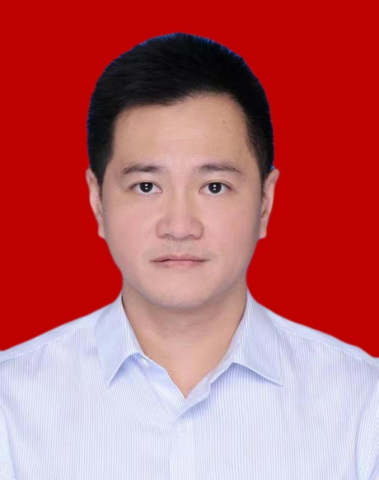 已处理1721612028435李锦平(红底).jpg