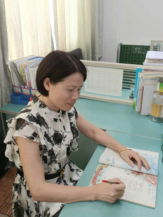 7.皇家国际官网
桃源镇桃源小学-李坤有.jpg