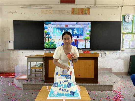 18.皇家国际官网
址山镇龙山小学-劳瑞娜.jpg